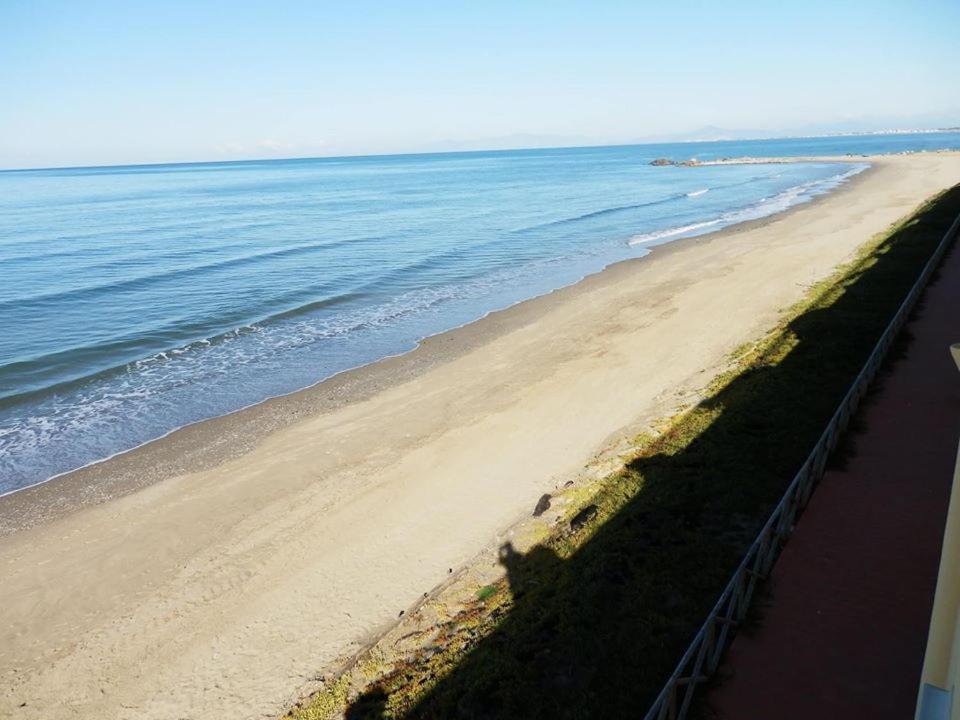 Pia Beach House Баколи Экстерьер фото