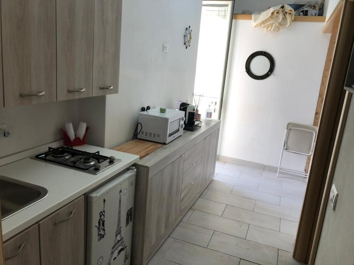 Pia Beach House Баколи Экстерьер фото